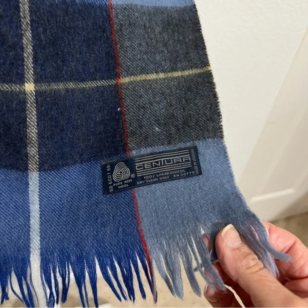 Centura Blue Gray Plaid Lambswool Scarf with Fringe Made in Uruguay   Unisex